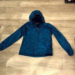 The NorthFace women jacket size M like new. No defects